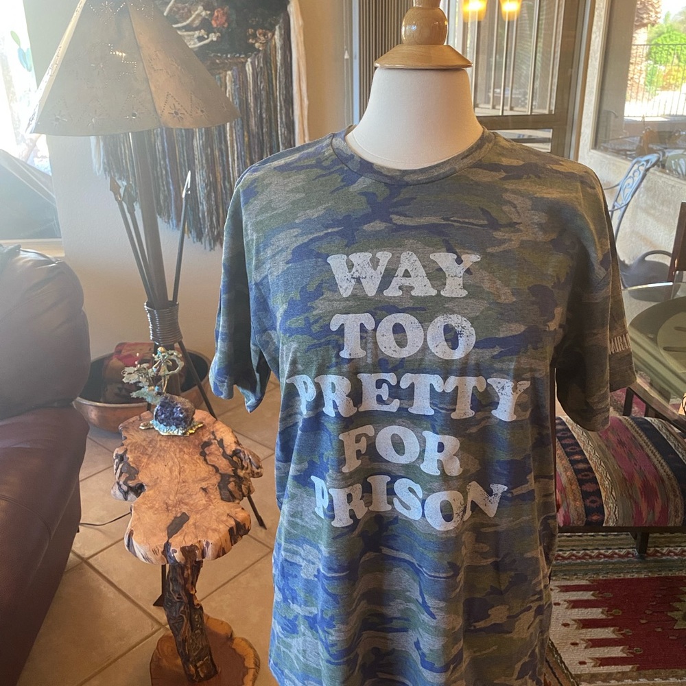 L loose T shirt NWT It was a gift I will not wear - Picture 8 of 8